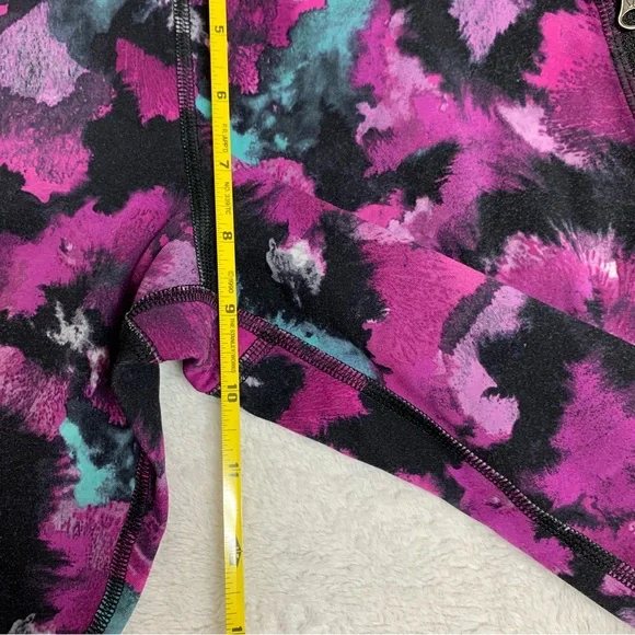 Lululemon purple floral leggings size 10 with mesh detail and zipper pockets - Picture 7 of 9
